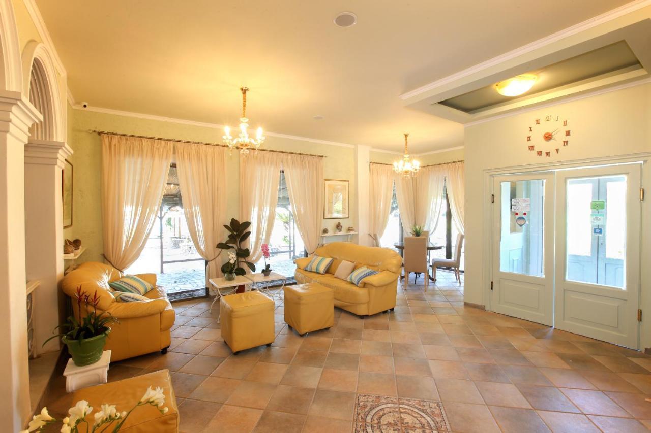 Molfetta Beach Hotel Гоувия Экстерьер фото