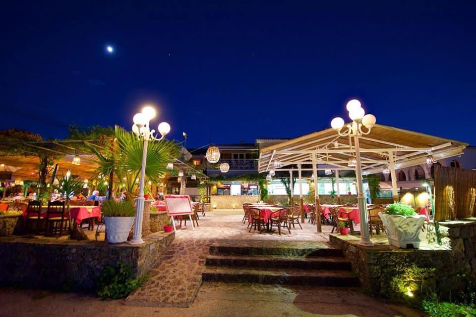 Molfetta Beach Hotel Гоувия Экстерьер фото