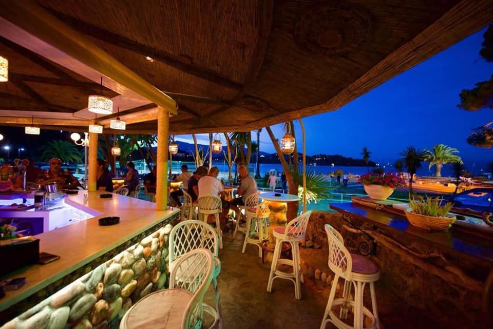 Molfetta Beach Hotel Гоувия Экстерьер фото