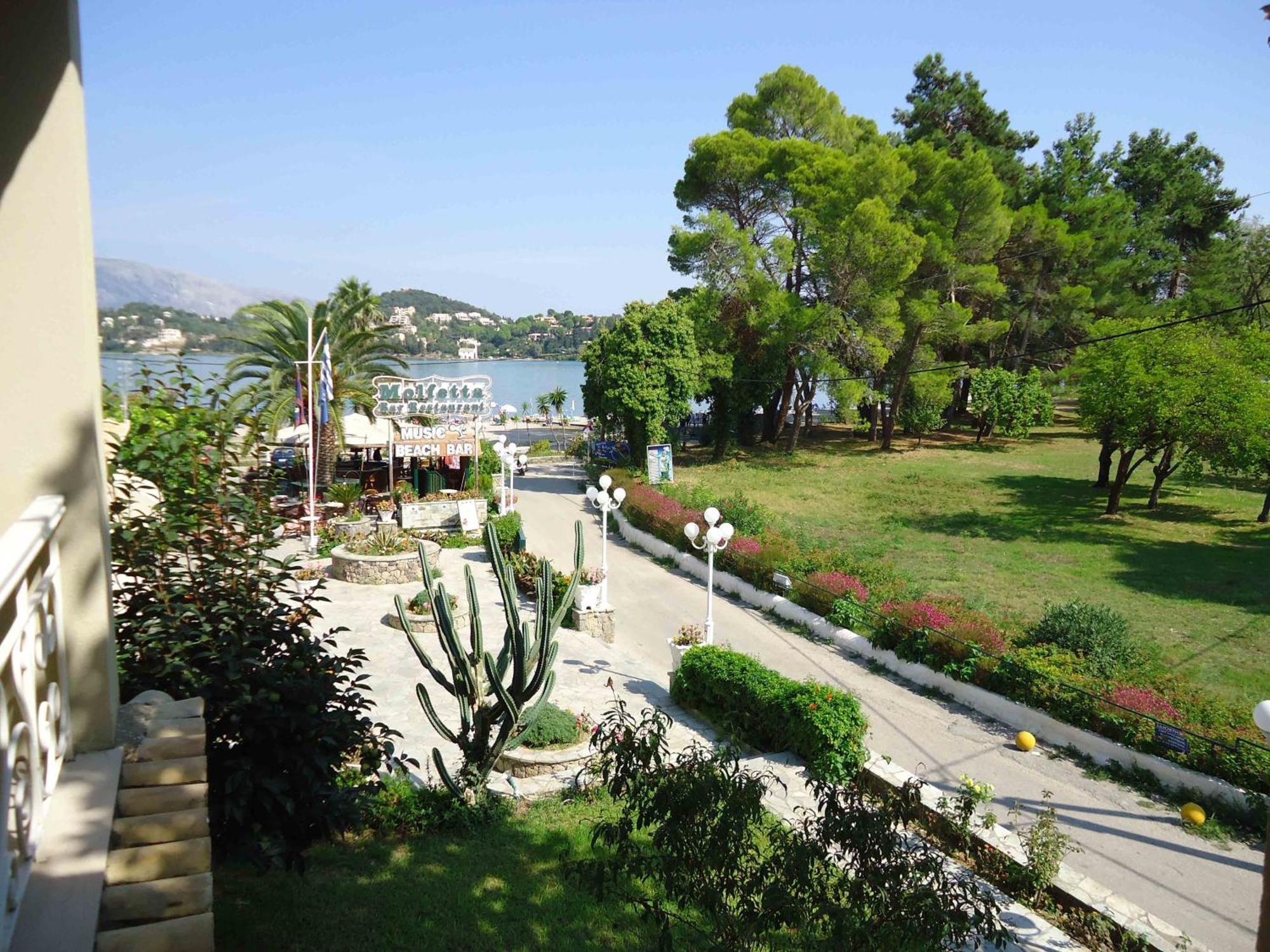 Molfetta Beach Hotel Гоувия Экстерьер фото