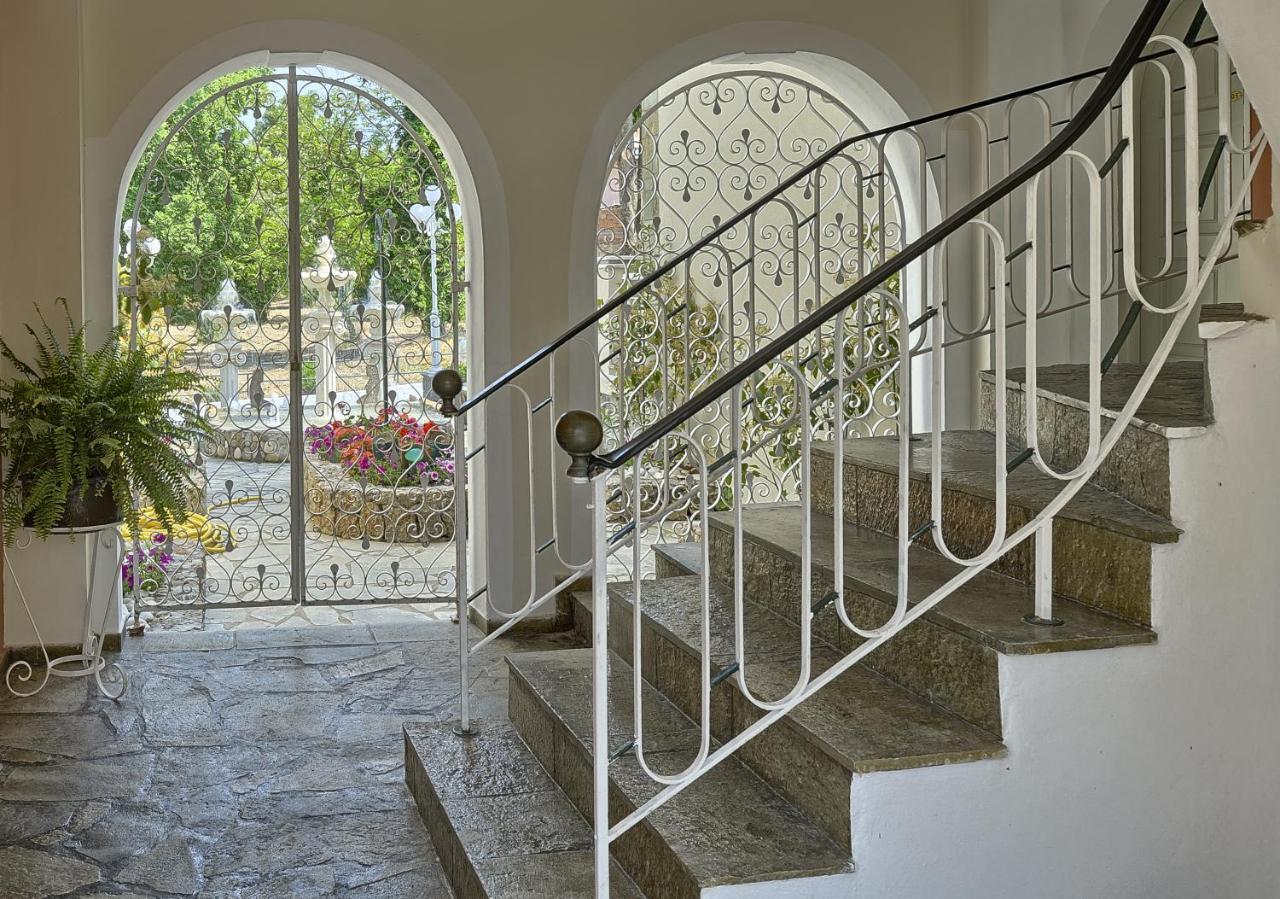 Molfetta Beach Hotel Гоувия Экстерьер фото
